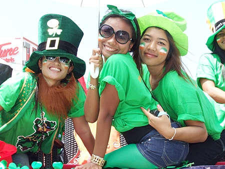 You don’t have to be Irish to enjoy St Paddy’s Day. Hundreds of people, both Irish by descent and those who became Irish for a day, donned green on March 17 to remember the work of St. Patrick, who helped establish many schools and churches in Ireland. For the second straight year, the city hosted a St. Patrick’s Day parade, this year with an added celebration featuring Irish food and music at School #8 in South Pattaya.